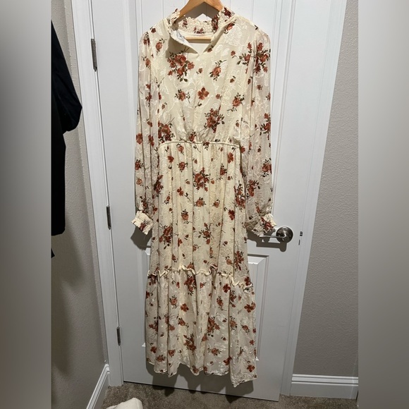 NWT Red Dress, Love is in the Air Ivory Floral Print Dress, Medium - Picture 7 of 7